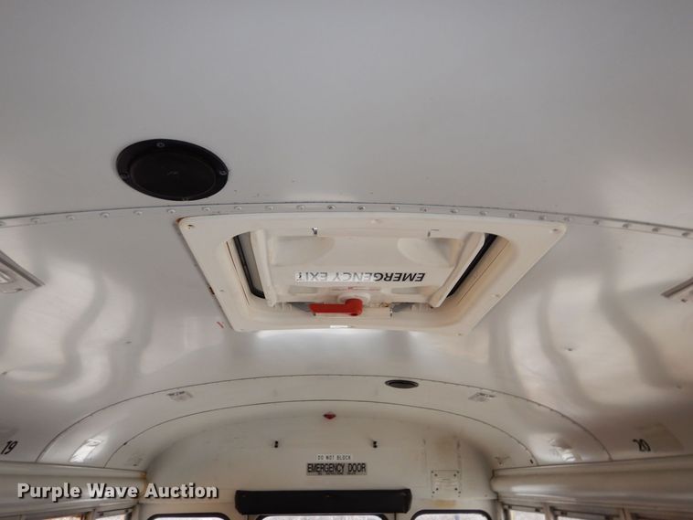 image for item DR8100 2003 Blue Bird  school bus