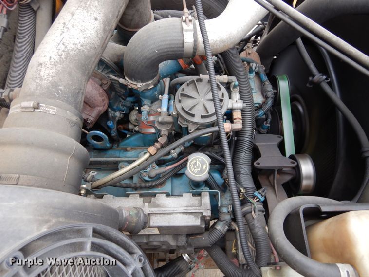 image for item DR8100 2003 Blue Bird  school bus