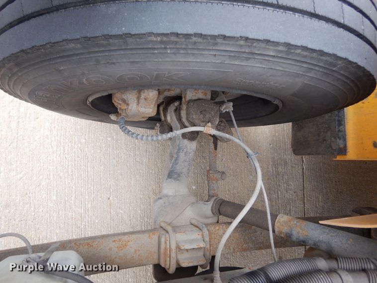 image for item DR8100 2003 Blue Bird  school bus