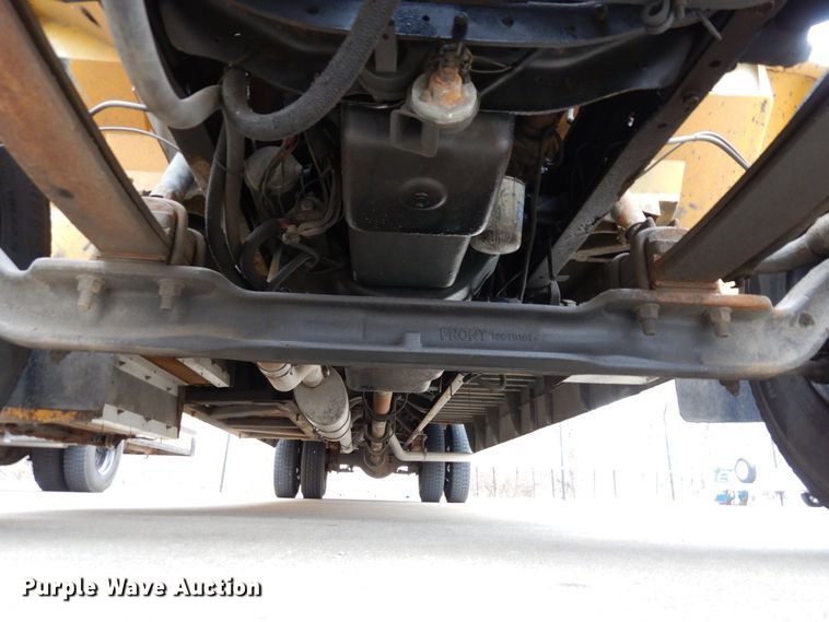 image for item DR8100 2003 Blue Bird  school bus