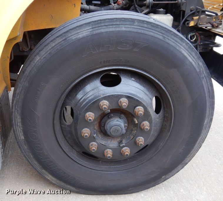 image for item DR8100 2003 Blue Bird  school bus