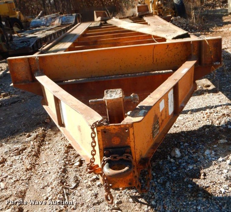 image for item HG9300 1987 Holden Industries  equipment trailer