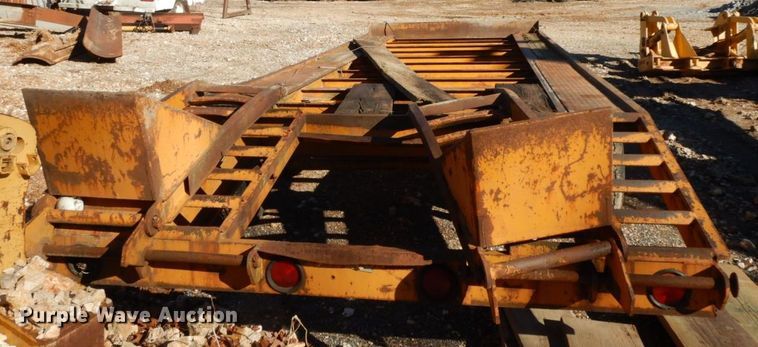 image for item HG9300 1987 Holden Industries  equipment trailer