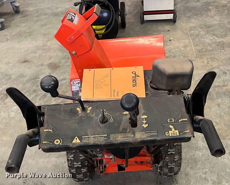 image for item ID9290 Ariens ST824  snow blower