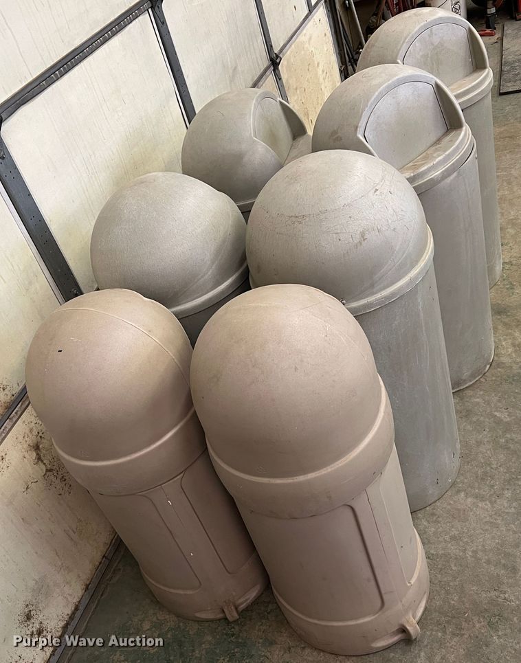 image for item ID9292 (7) trash cans