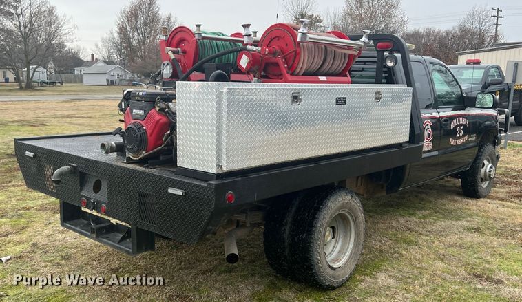 image for item ID9295 2003 Chevrolet Silverado 3500  Ext. Cab flatbed pickup truck