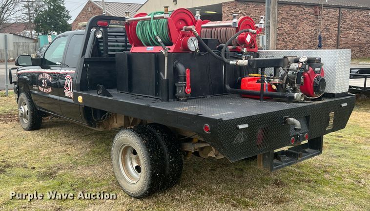 image for item ID9295 2003 Chevrolet Silverado 3500  Ext. Cab flatbed pickup truck