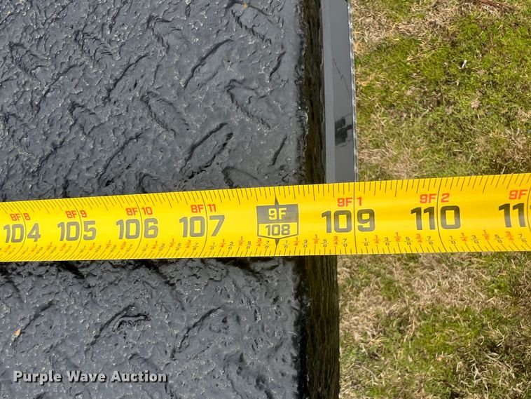 image for item ID9295 2003 Chevrolet Silverado 3500  Ext. Cab flatbed pickup truck