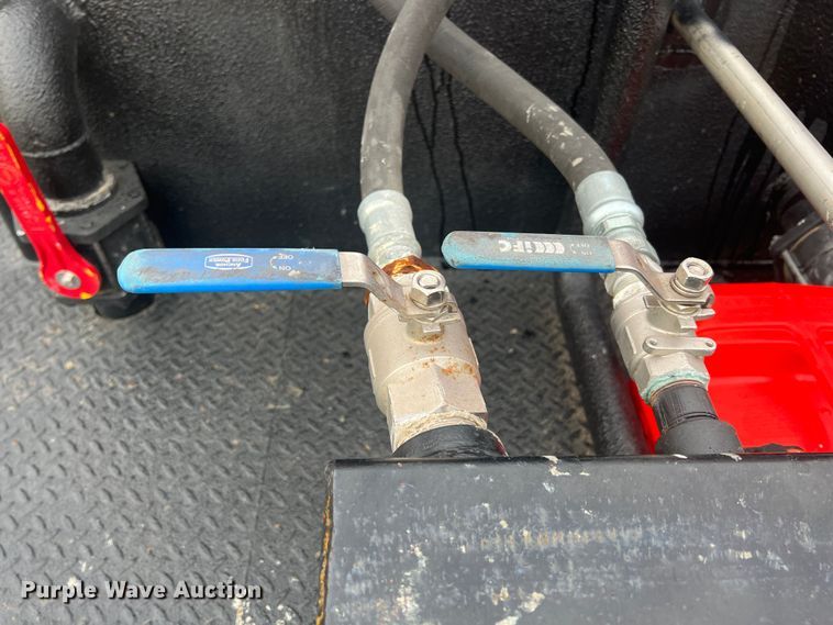 image for item ID9295 2003 Chevrolet Silverado 3500  Ext. Cab flatbed pickup truck