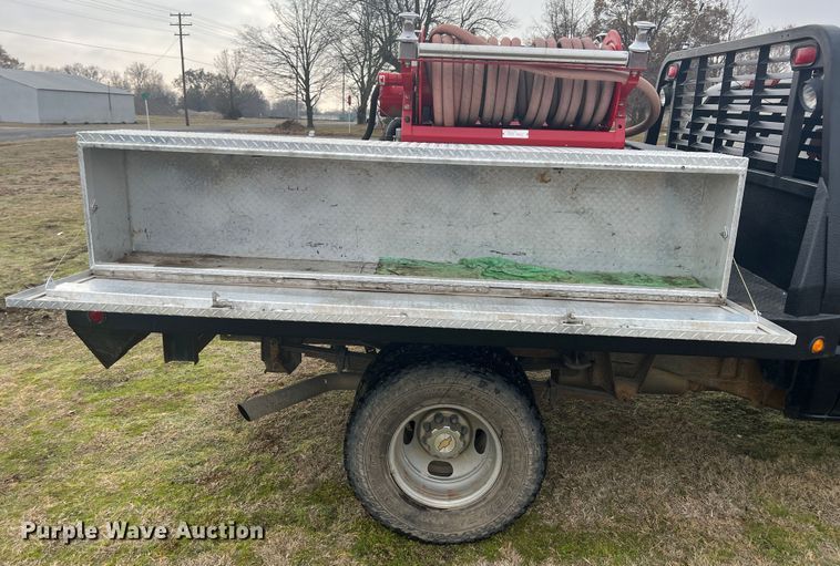 image for item ID9295 2003 Chevrolet Silverado 3500  Ext. Cab flatbed pickup truck