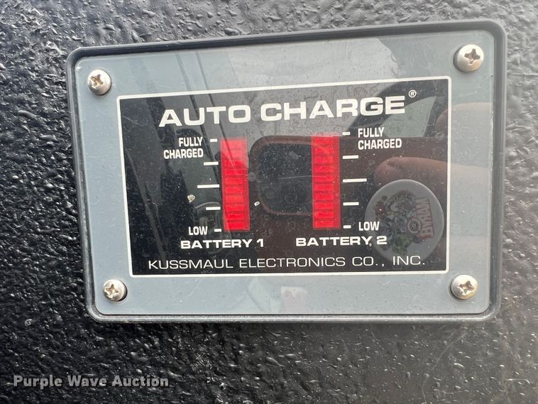 image for item ID9295 2003 Chevrolet Silverado 3500  Ext. Cab flatbed pickup truck