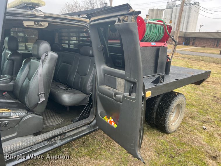 image for item ID9295 2003 Chevrolet Silverado 3500  Ext. Cab flatbed pickup truck