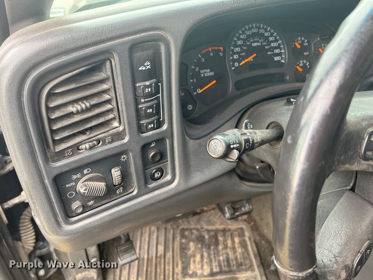 image for item ID9295 2003 Chevrolet Silverado 3500  Ext. Cab flatbed pickup truck