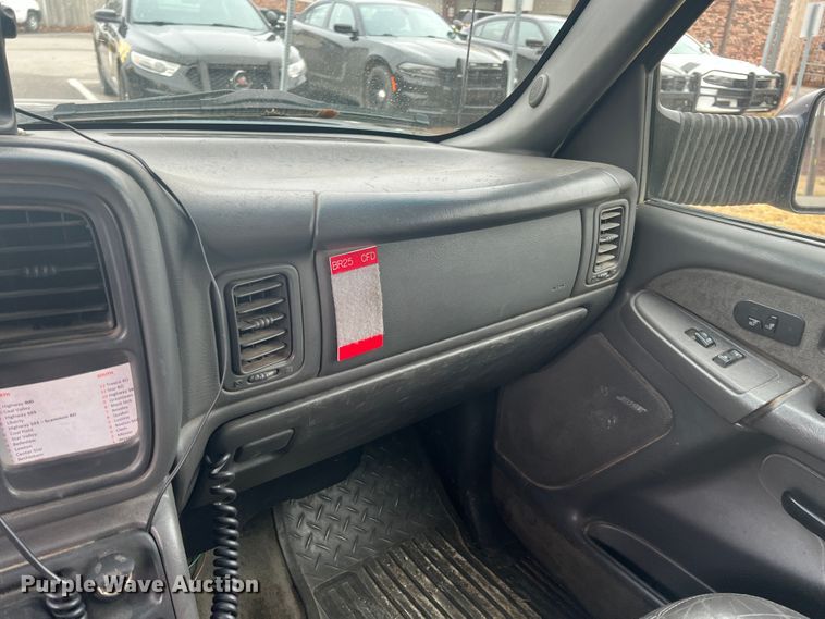 image for item ID9295 2003 Chevrolet Silverado 3500  Ext. Cab flatbed pickup truck