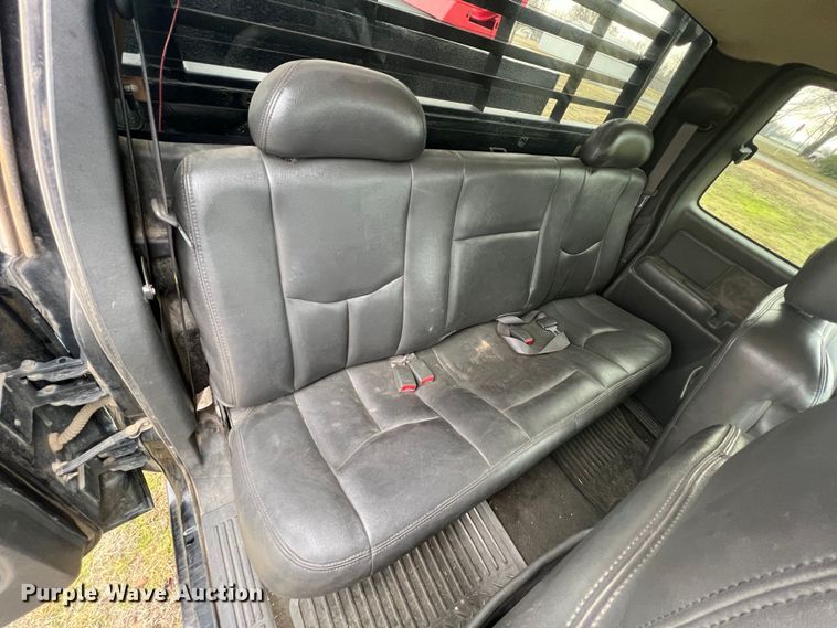 image for item ID9295 2003 Chevrolet Silverado 3500  Ext. Cab flatbed pickup truck