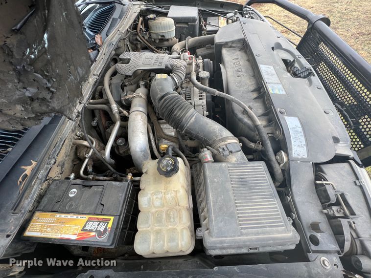 image for item ID9295 2003 Chevrolet Silverado 3500  Ext. Cab flatbed pickup truck