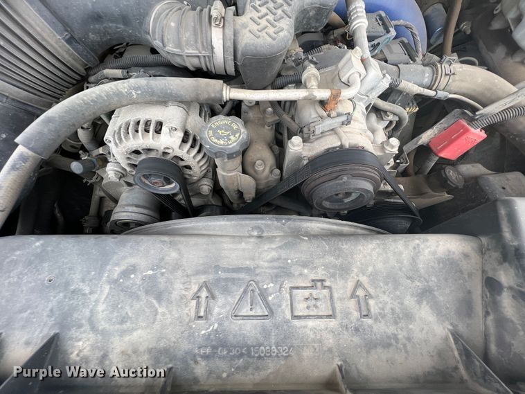 image for item ID9295 2003 Chevrolet Silverado 3500  Ext. Cab flatbed pickup truck