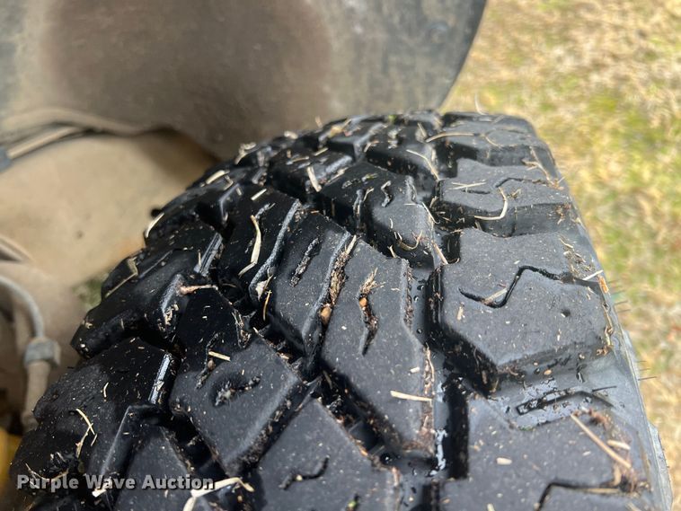 image for item ID9295 2003 Chevrolet Silverado 3500  Ext. Cab flatbed pickup truck