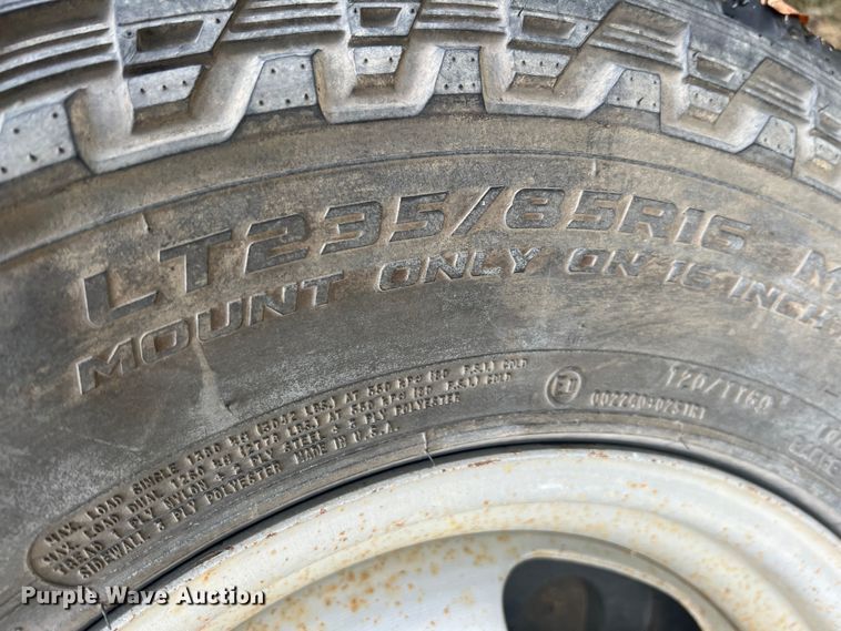 image for item ID9295 2003 Chevrolet Silverado 3500  Ext. Cab flatbed pickup truck