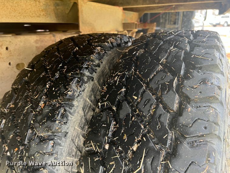 image for item ID9295 2003 Chevrolet Silverado 3500  Ext. Cab flatbed pickup truck