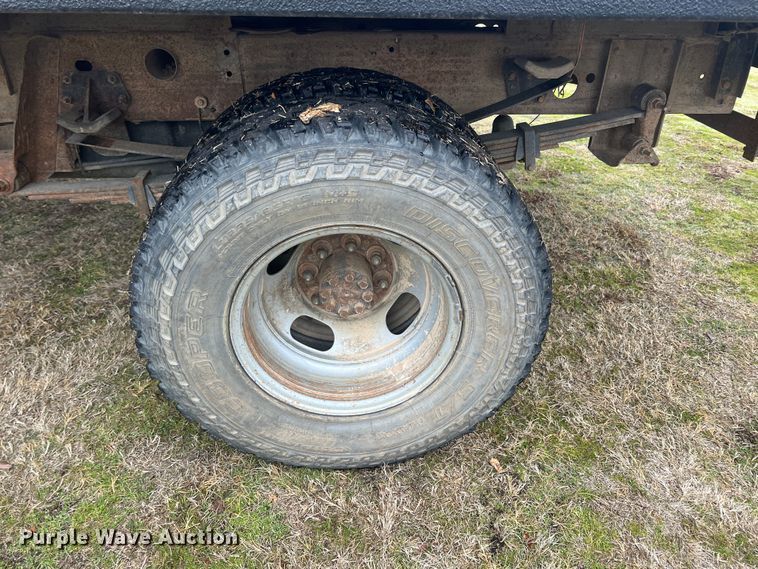 image for item ID9295 2003 Chevrolet Silverado 3500  Ext. Cab flatbed pickup truck