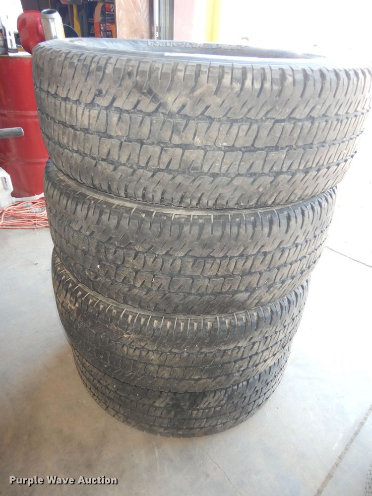 image for item IE9981 (4) Michelin 275/65R18 tires