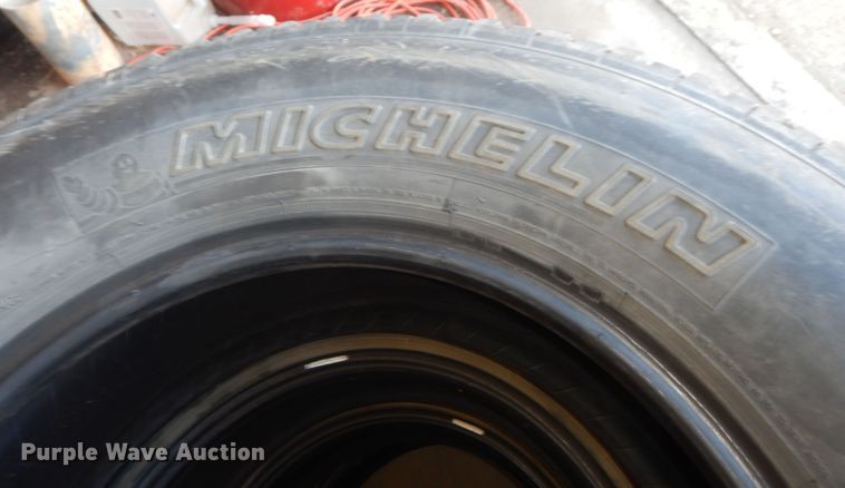 image for item IE9981 (4) Michelin 275/65R18 tires