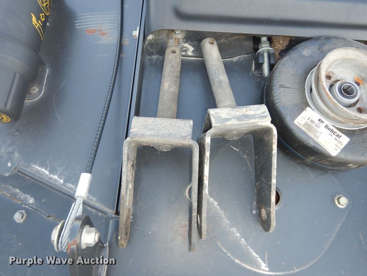 image for item IE9992 2014 Bobcat  90"W skid steer finish mower