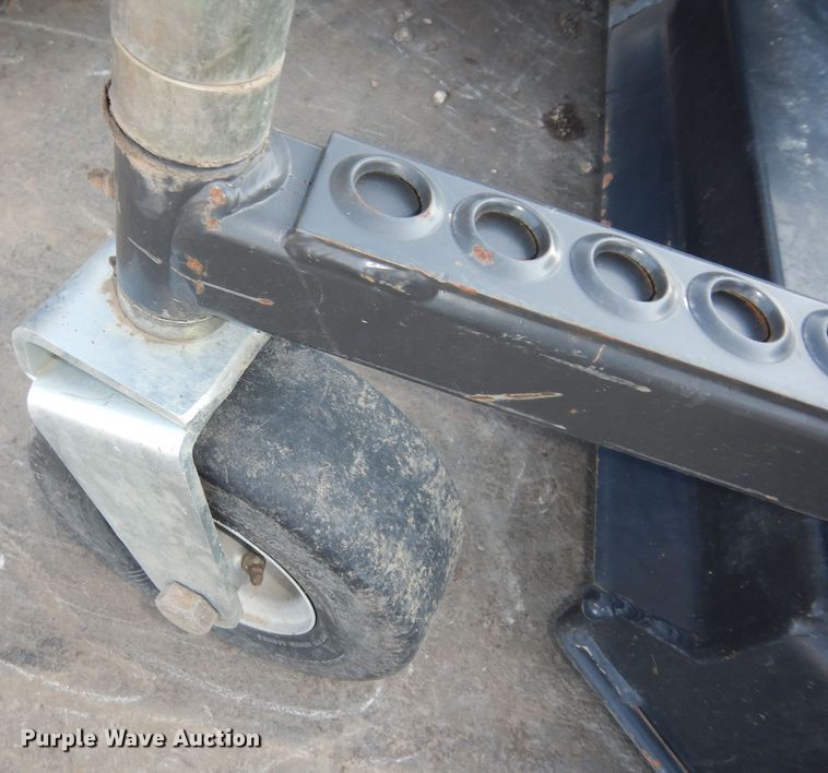 image for item IE9992 2014 Bobcat  90"W skid steer finish mower