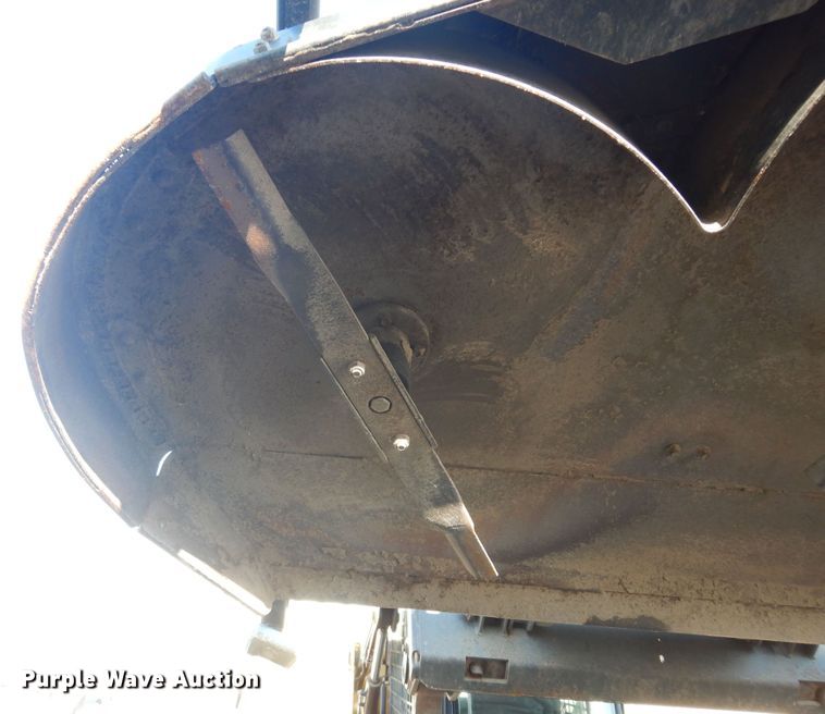 image for item IE9992 2014 Bobcat  90"W skid steer finish mower