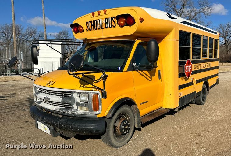 image for item JD9649 2002 Chevrolet Express G3500  school bus