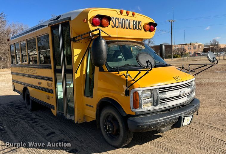 image for item JD9649 2002 Chevrolet Express G3500  school bus