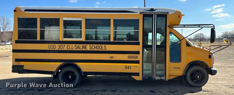 image for item JD9649 2002 Chevrolet Express G3500  school bus