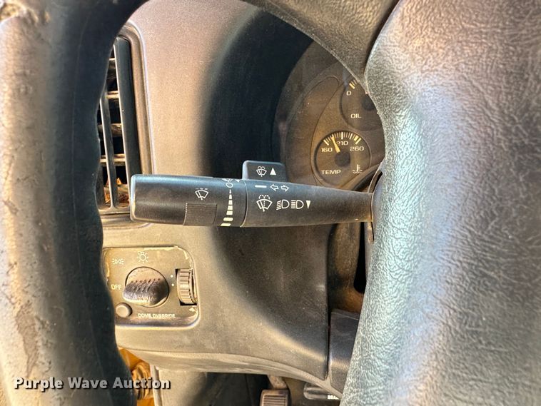 image for item JD9649 2002 Chevrolet Express G3500  school bus