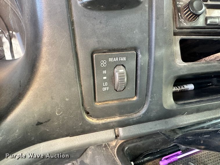 image for item JD9649 2002 Chevrolet Express G3500  school bus