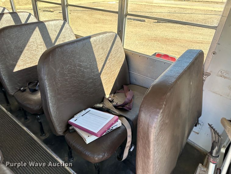 image for item JD9649 2002 Chevrolet Express G3500  school bus