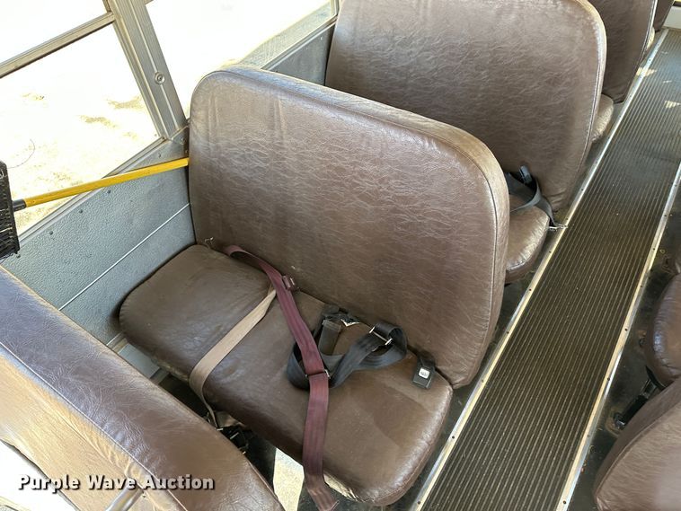 image for item JD9649 2002 Chevrolet Express G3500  school bus