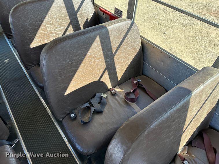 image for item JD9649 2002 Chevrolet Express G3500  school bus