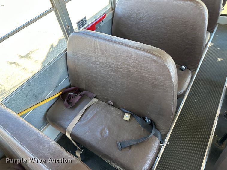 image for item JD9649 2002 Chevrolet Express G3500  school bus