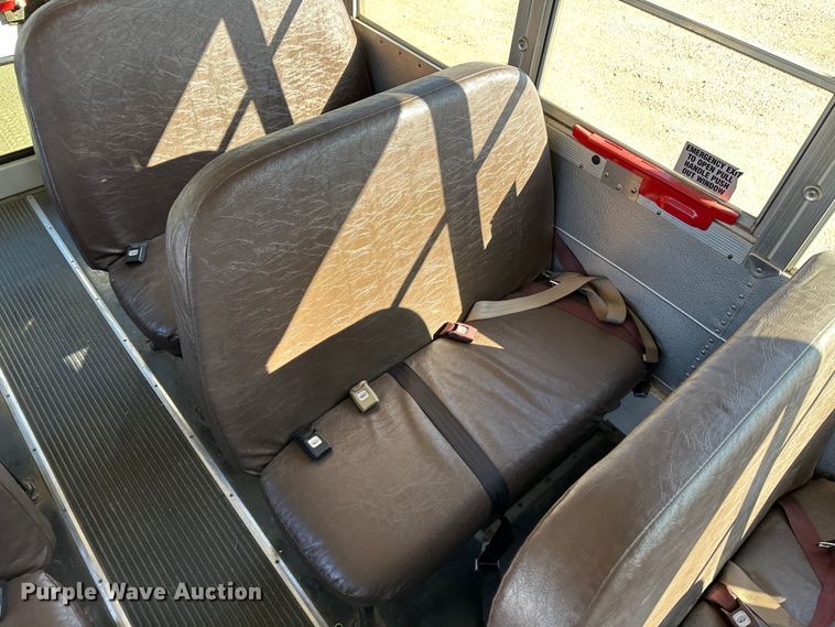 image for item JD9649 2002 Chevrolet Express G3500  school bus