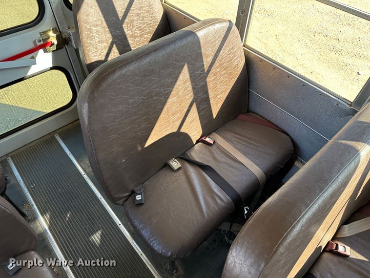 image for item JD9649 2002 Chevrolet Express G3500  school bus