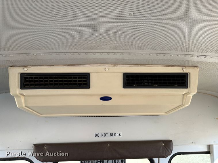 image for item JD9649 2002 Chevrolet Express G3500  school bus