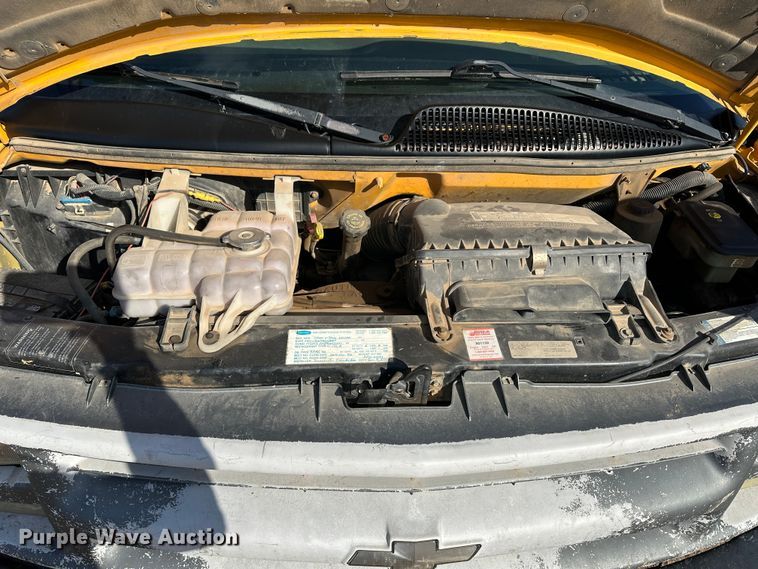 image for item JD9649 2002 Chevrolet Express G3500  school bus