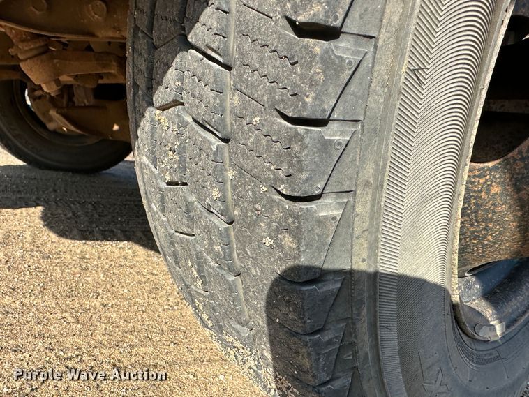 image for item JD9649 2002 Chevrolet Express G3500  school bus