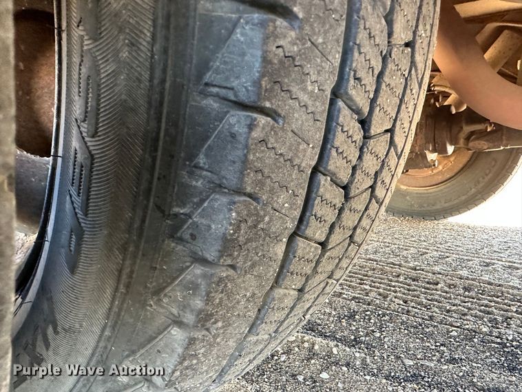 image for item JD9649 2002 Chevrolet Express G3500  school bus