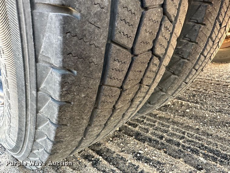 image for item JD9649 2002 Chevrolet Express G3500  school bus