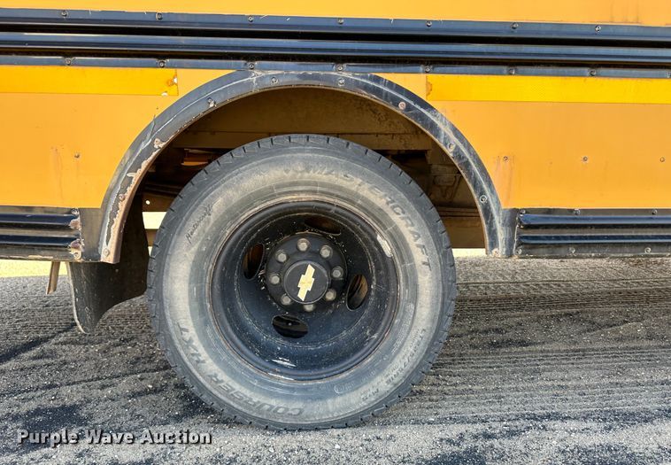 image for item JD9649 2002 Chevrolet Express G3500  school bus