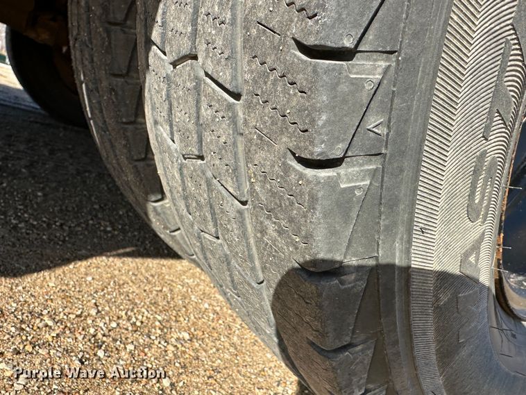 image for item JD9649 2002 Chevrolet Express G3500  school bus