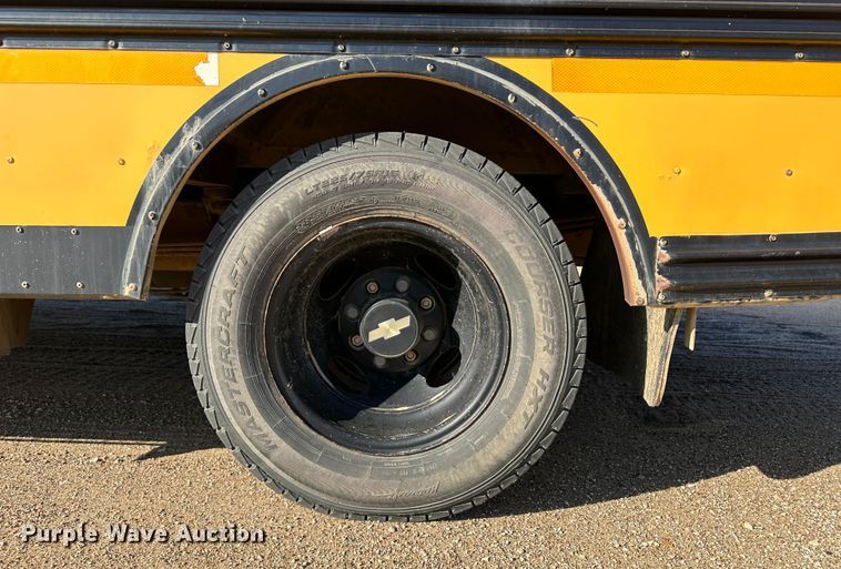 image for item JD9649 2002 Chevrolet Express G3500  school bus