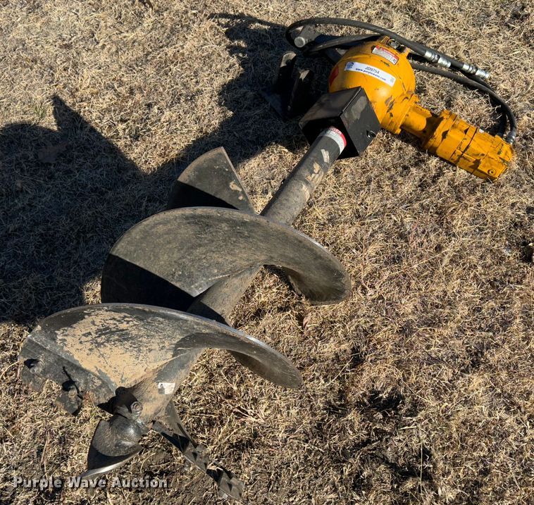 image for item JD9754 Hydraulic post hole digger